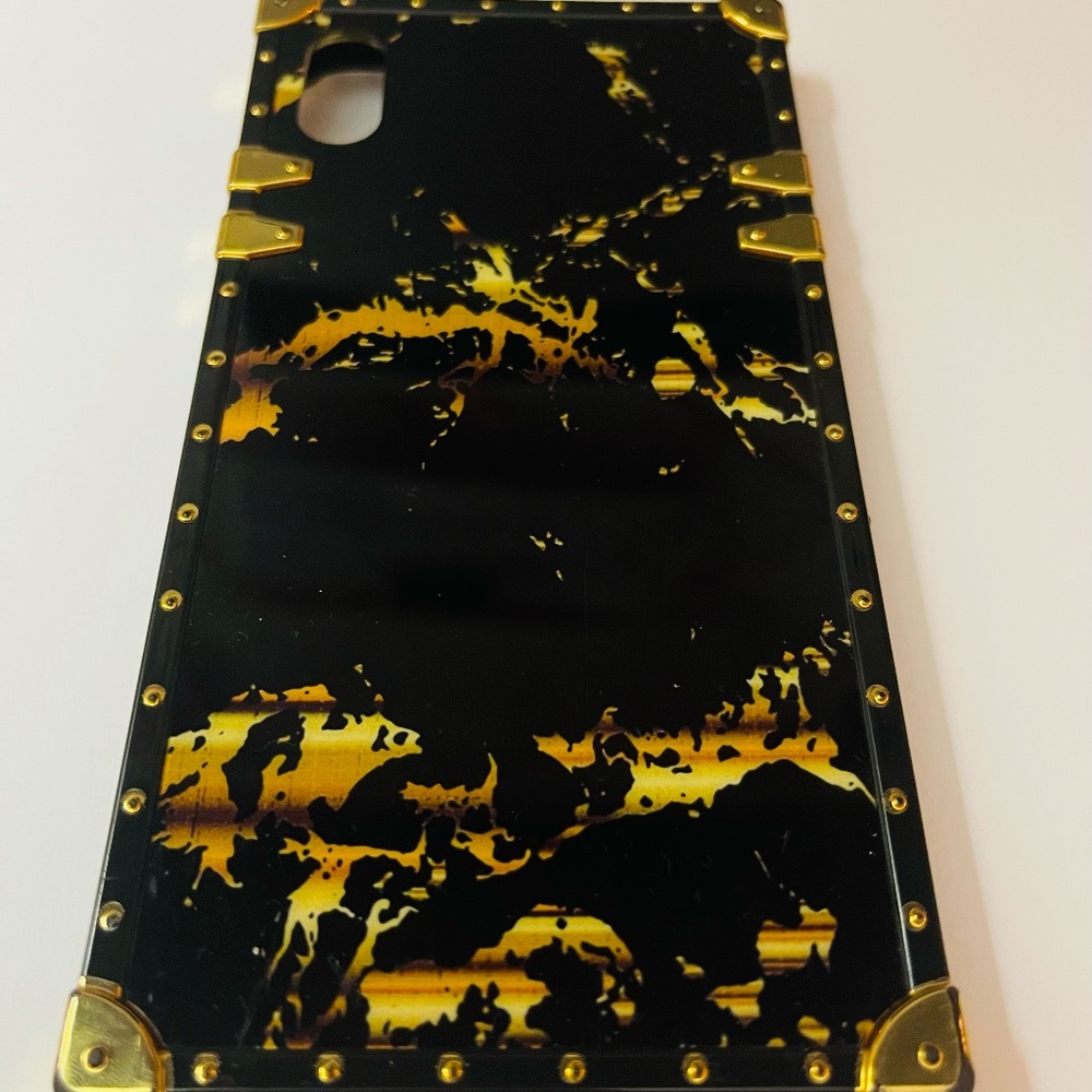iPhone XS Max black and gold square case